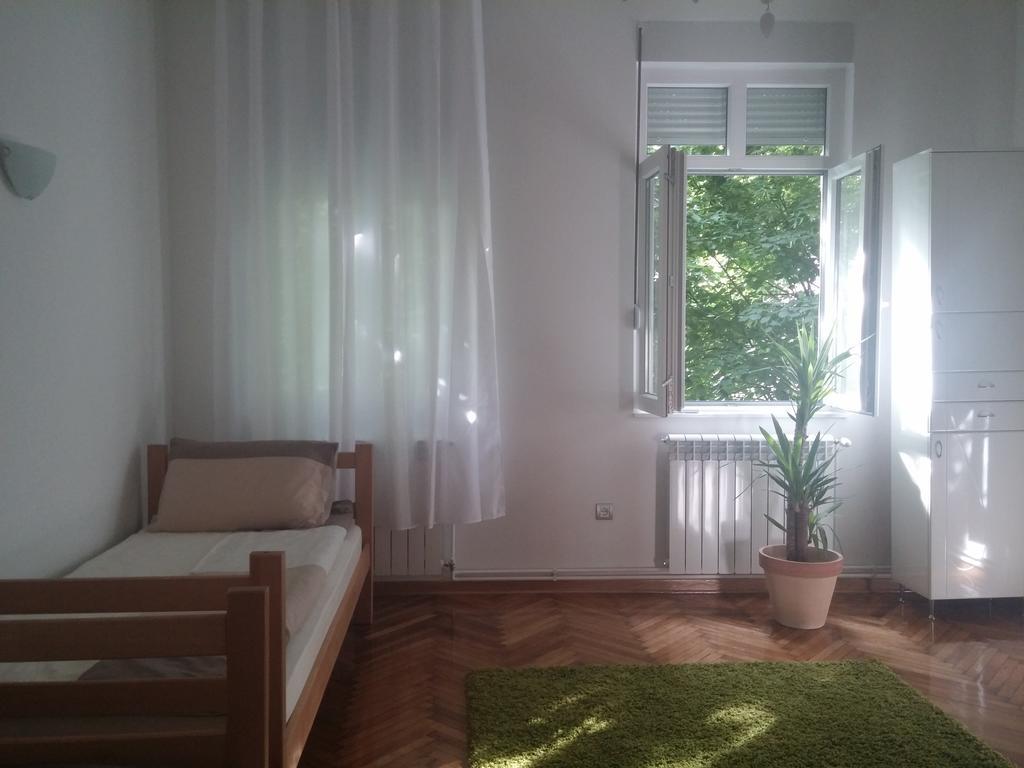 Cricket 2 Hostel Belgrade Room photo